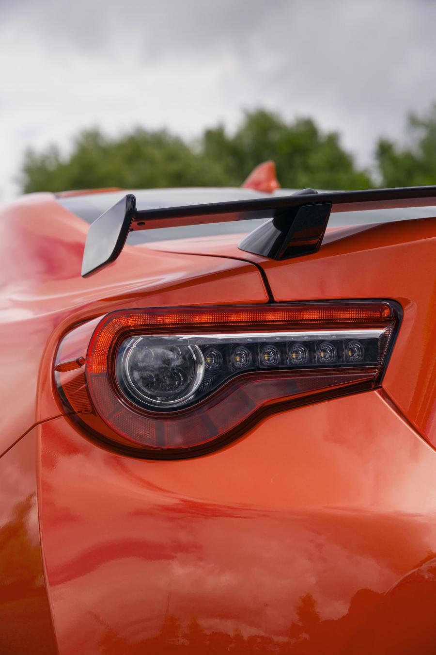 Детали экстерьера Toyota GT 86 Orange Edition 2017 года  (UK) (фото 13 из 18)